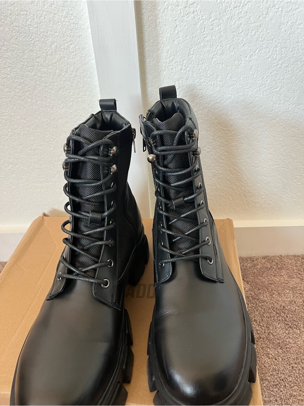 Steve Madden Women's 12 Leather Combat Boots NWT. - Picture 5 of 12